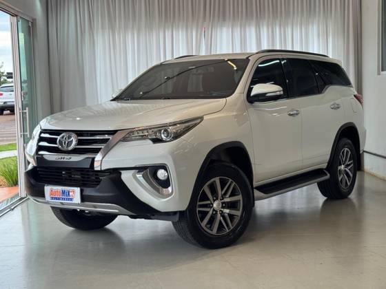 TOYOTA HILUX SW4 4.0 SRX 4X4 7 LUGARES V6 24V GASOLINA 4P AUTOMÁTICO